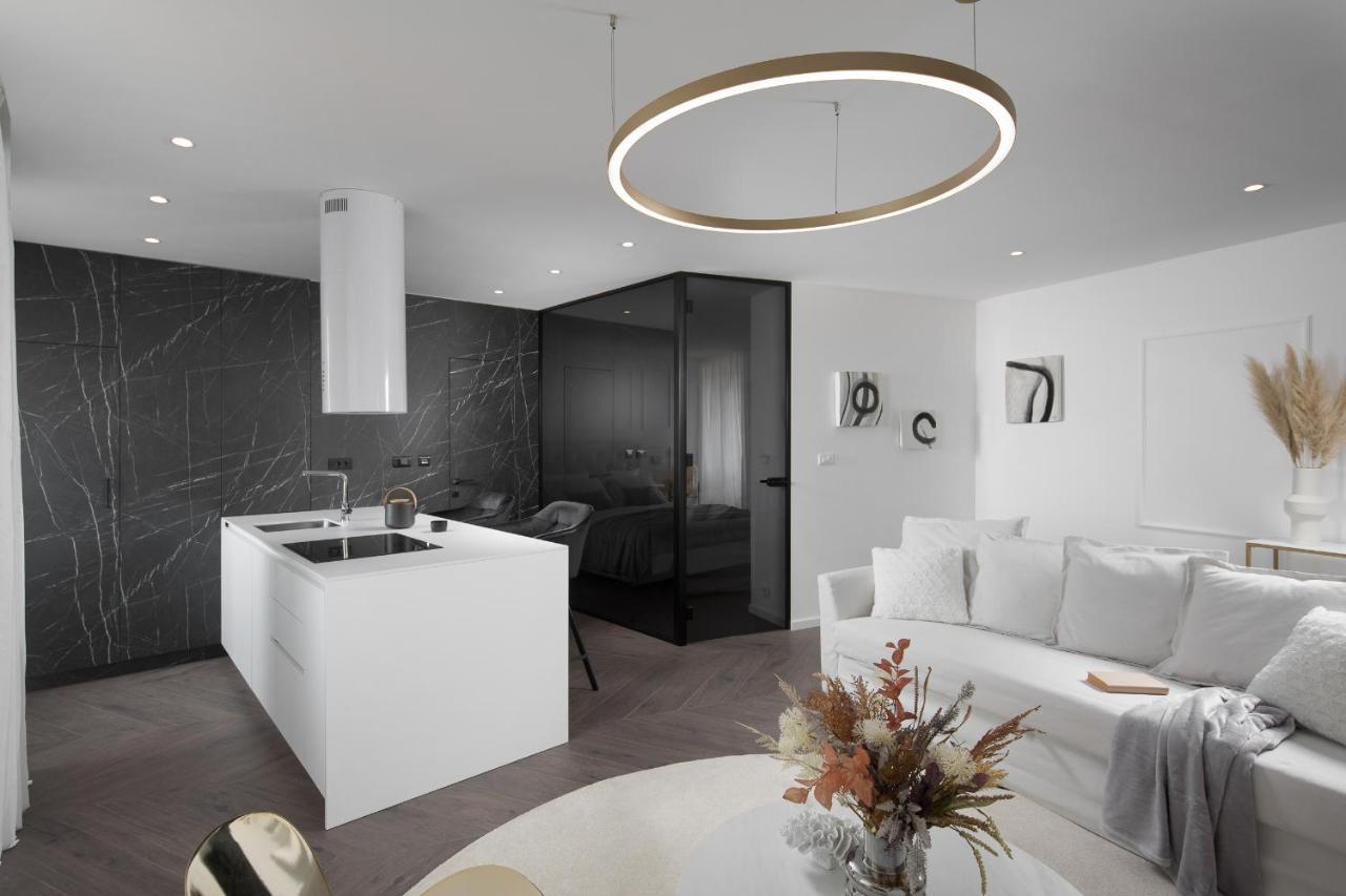 Premium Apartment Ca' San Marco In A Historic Town ラビン エクステリア 写真